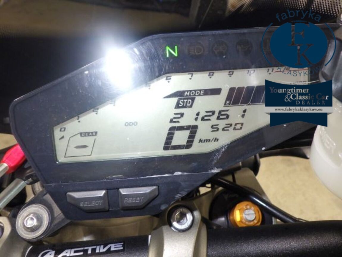 YAMAHA MT-09 2016 - zdjęcie 13