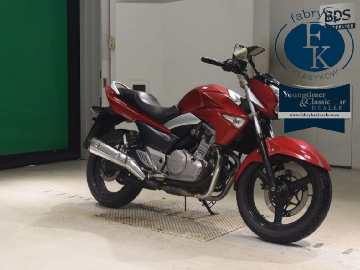 SUZUKI GSR250  - zdjęcie 4