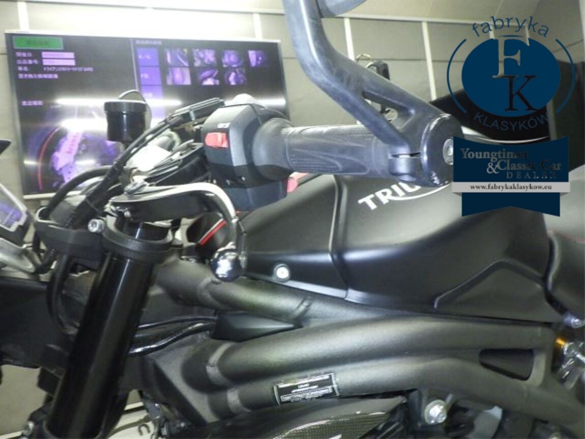 TRIUMPH STREET TRIPLE RS 2019 - zdjęcie 24