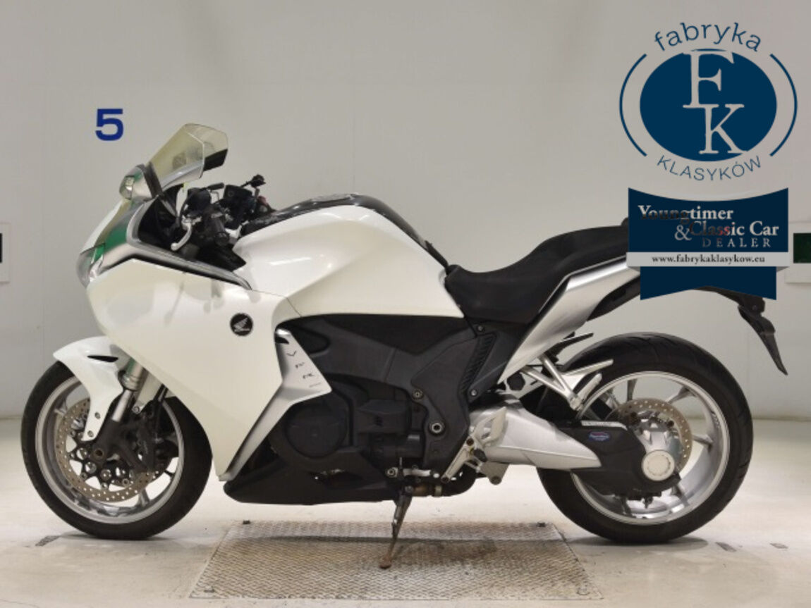HONDA VFR1200F 2010 - zdjęcie 3