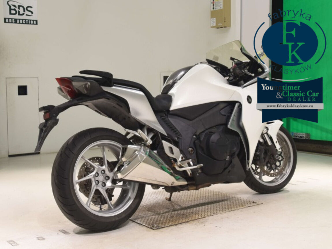 HONDA VFR1200F 2010 - zdjęcie 6