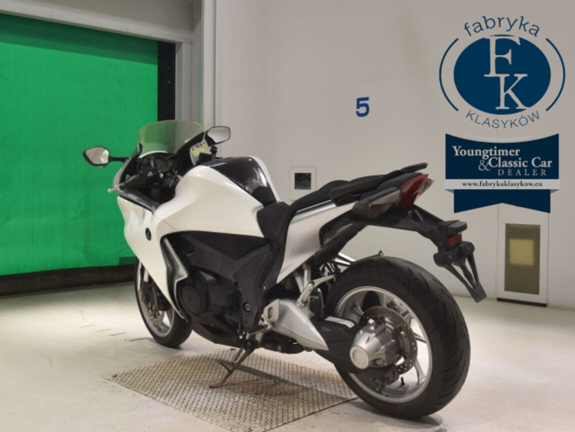 HONDA VFR1200F 2010 - zdjęcie 7