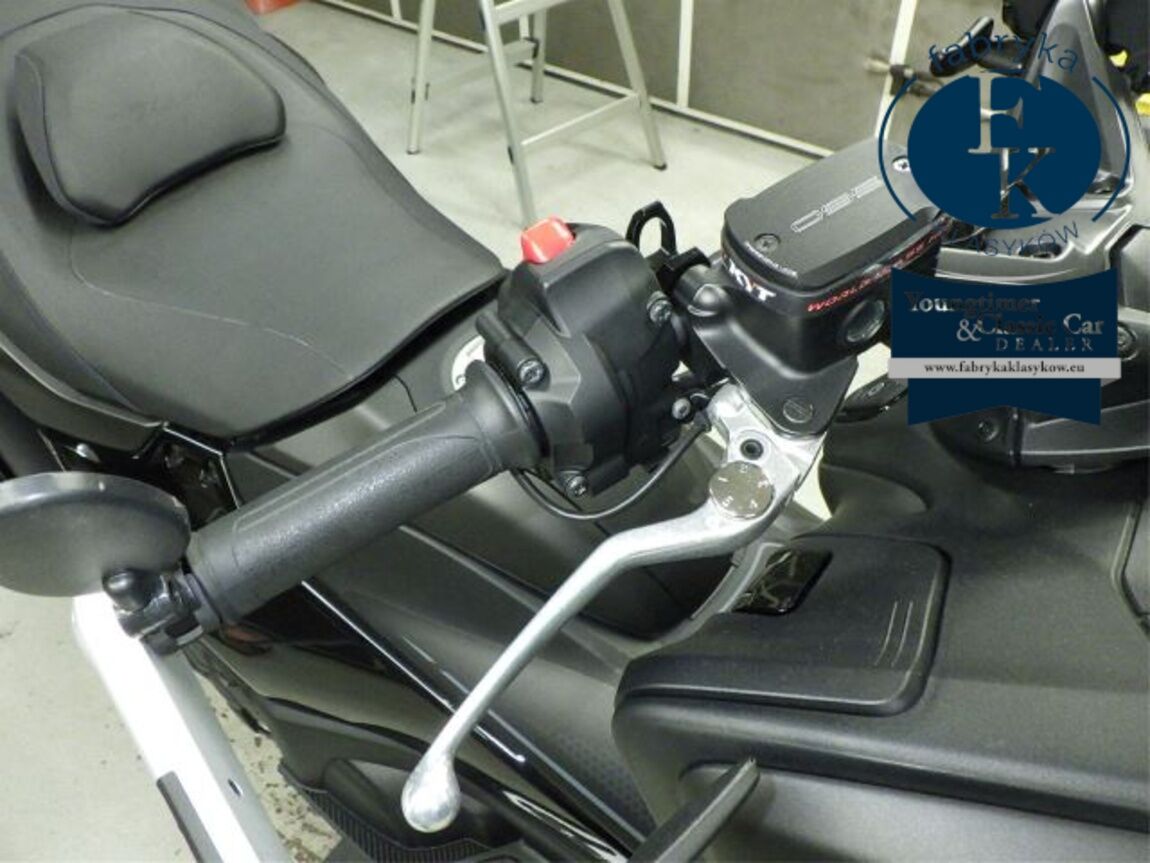 YAMAHA T-MAX560 2025 - zdjęcie 19