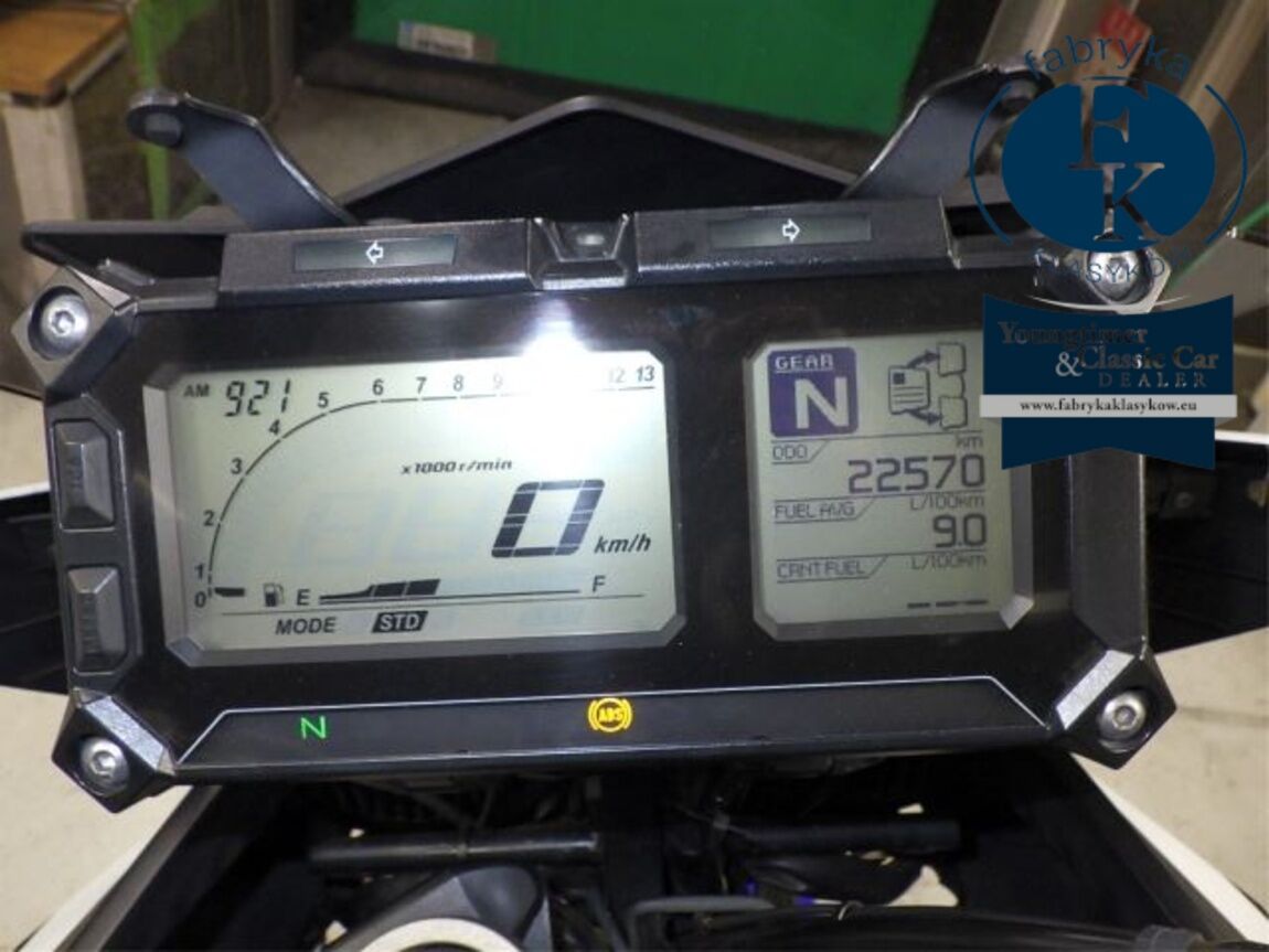 YAMAHA MT-09 2015 - zdjęcie 13
