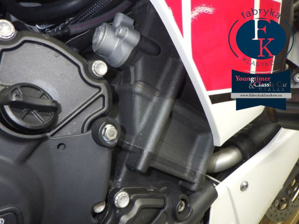YAMAHA YZF-R1 2022 - zdjęcie 9
