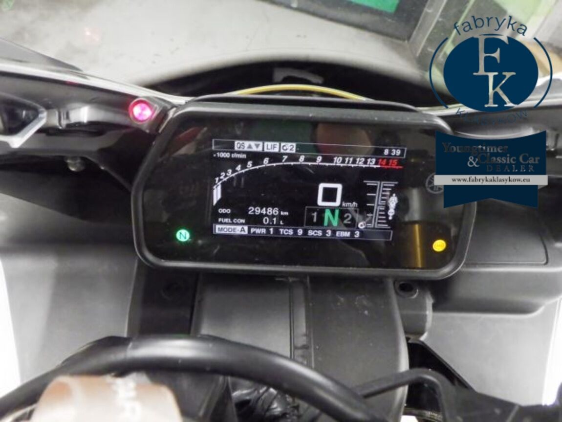YAMAHA YZF-R1 2022 - zdjęcie 13