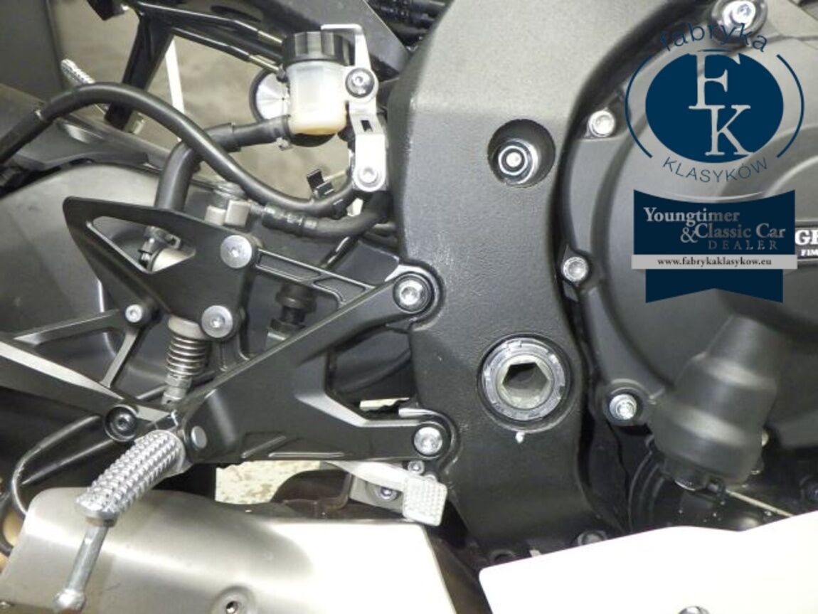 YAMAHA YZF-R1 2022 - zdjęcie 30