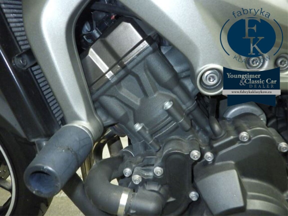 YAMAHA MT-09A 2015 - zdjęcie 12