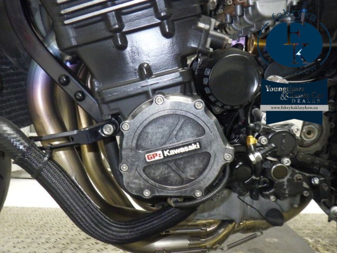KAWASAKI GPZ900R 1985 - zdjęcie 12