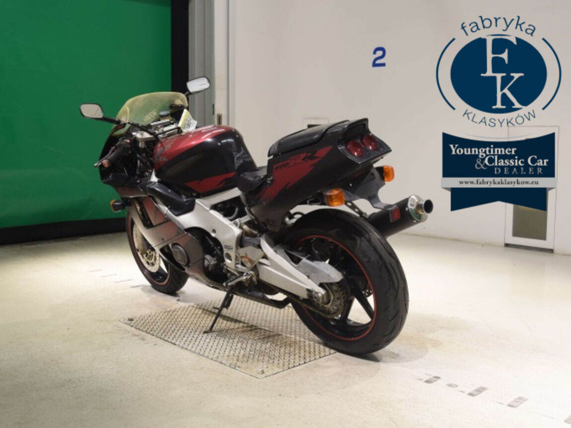 HONDA CBR400RR 1995 - zdjęcie 7
