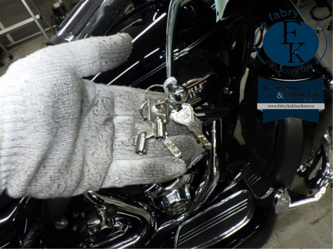 HARLEY-DAVIDSON FLHTCU1580 TRIKE 2008 - zdjęcie 15