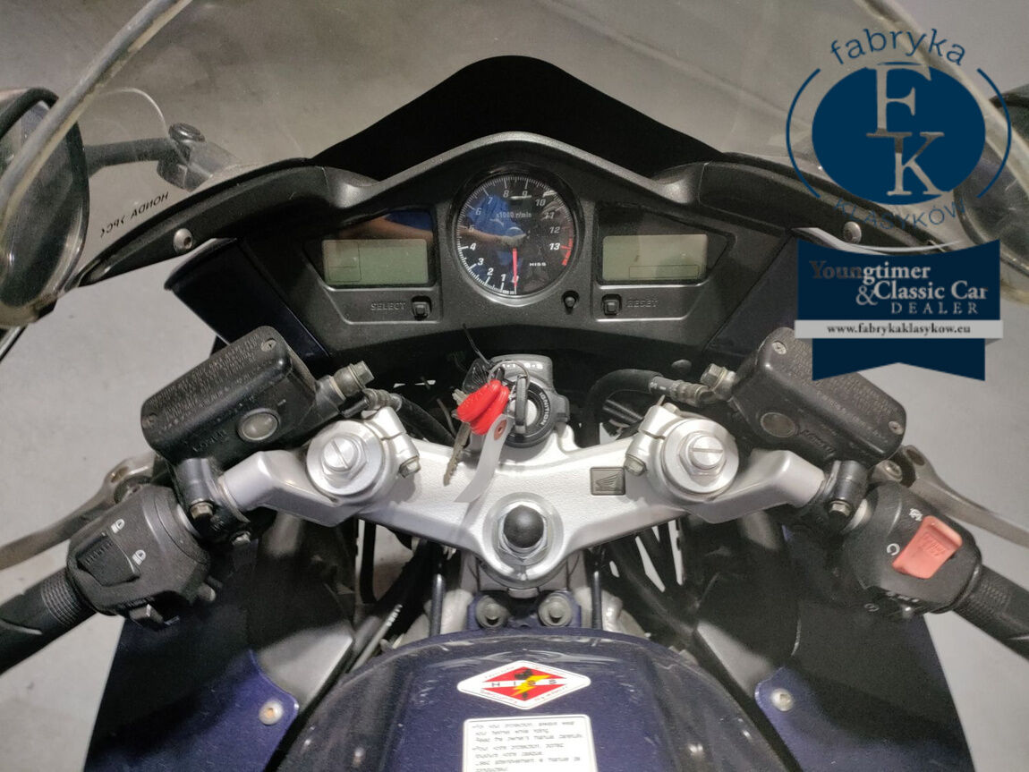HONDA VFR800 2002 - zdjęcie 6