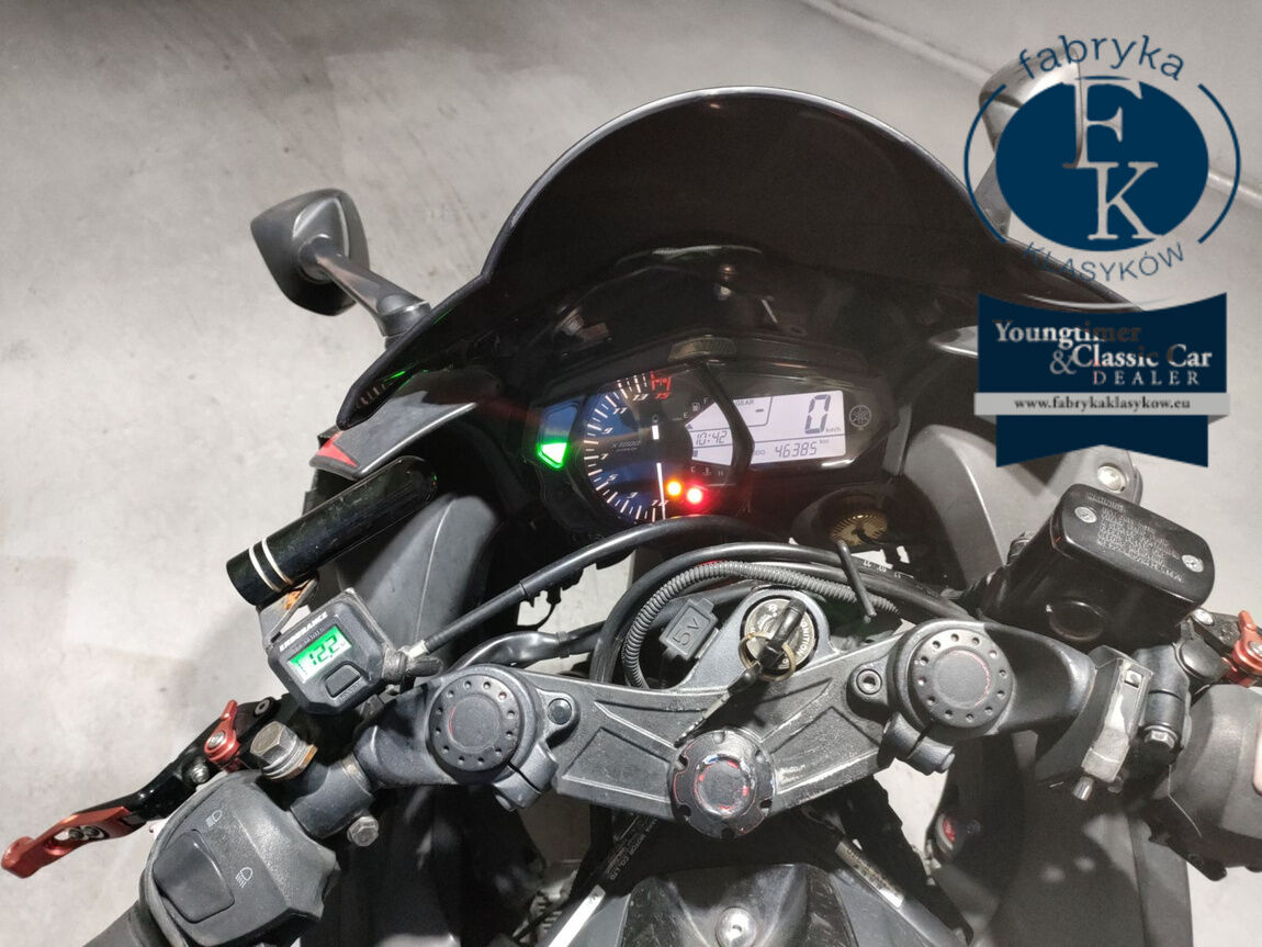 YAMAHA YZF-R25  - zdjęcie 6
