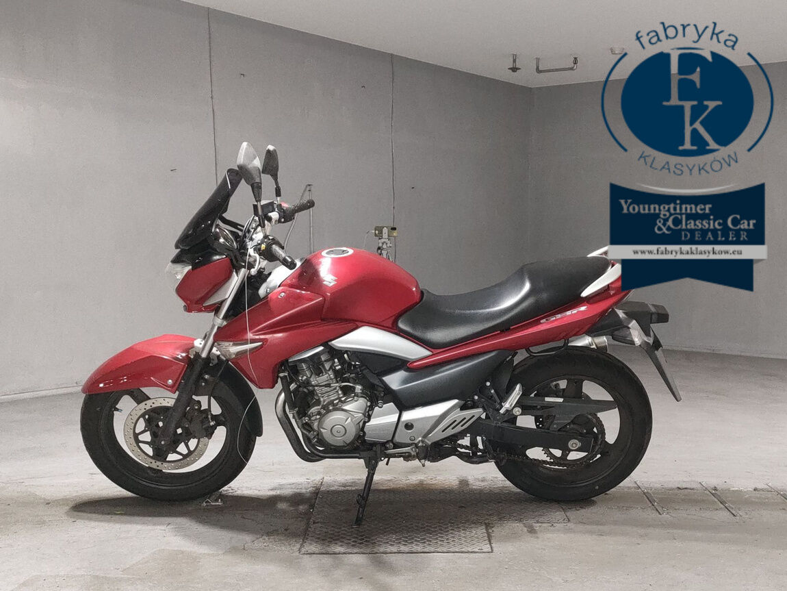 SUZUKI GSR250  - zdjęcie 3
