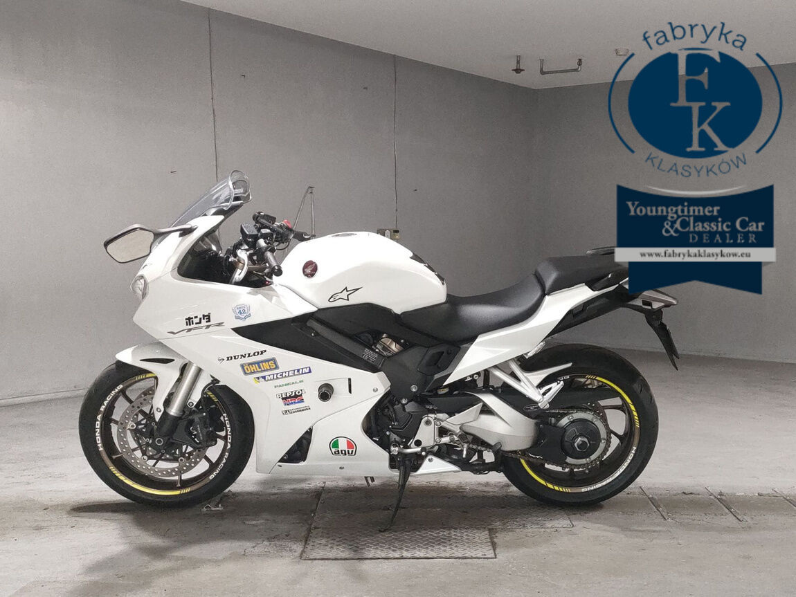 HONDA VFR800F 2017 - zdjęcie 3