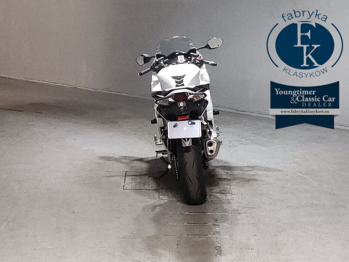 HONDA VFR800F 2017 - zdjęcie 5