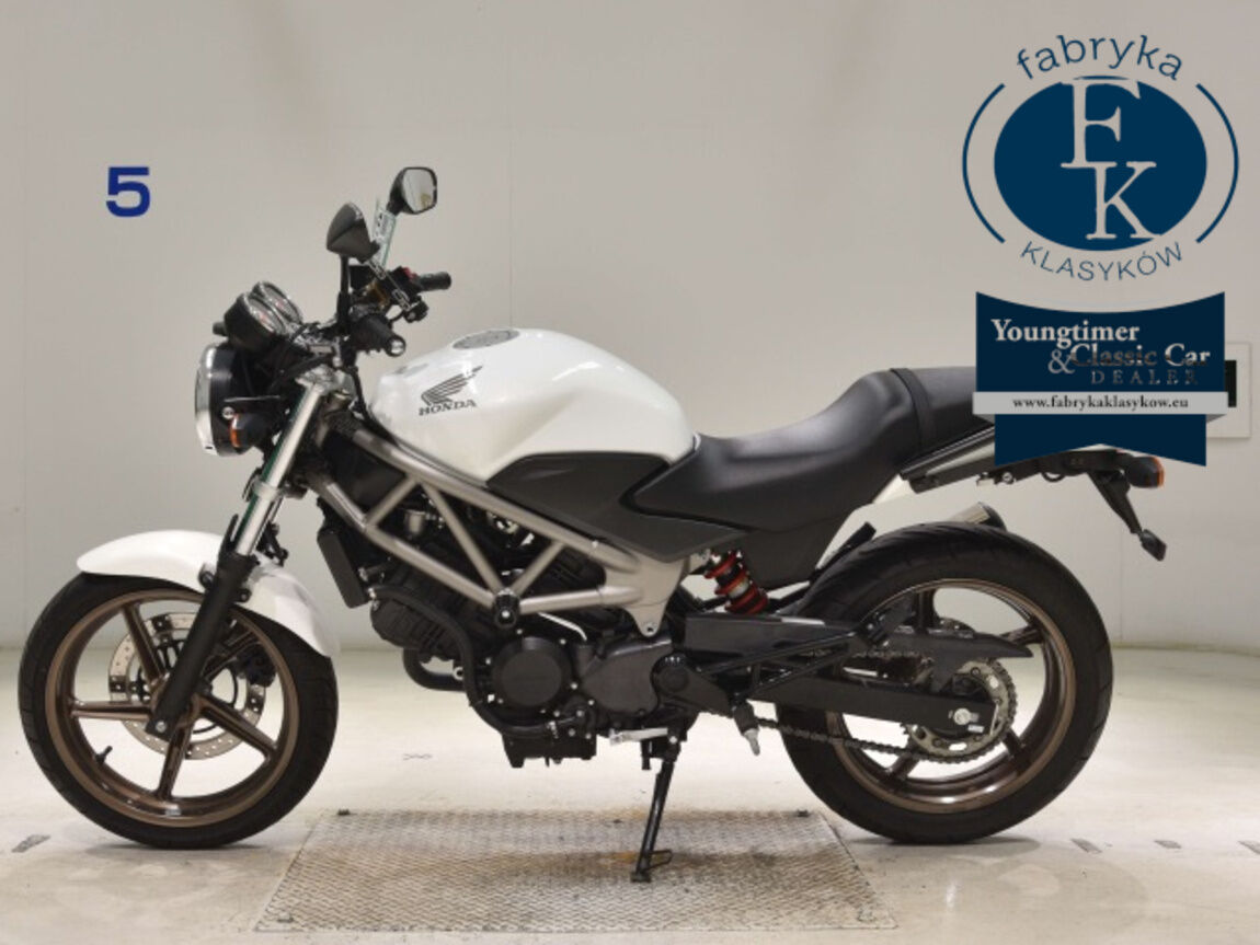 HONDA VTR250 - zdjęcie 3
