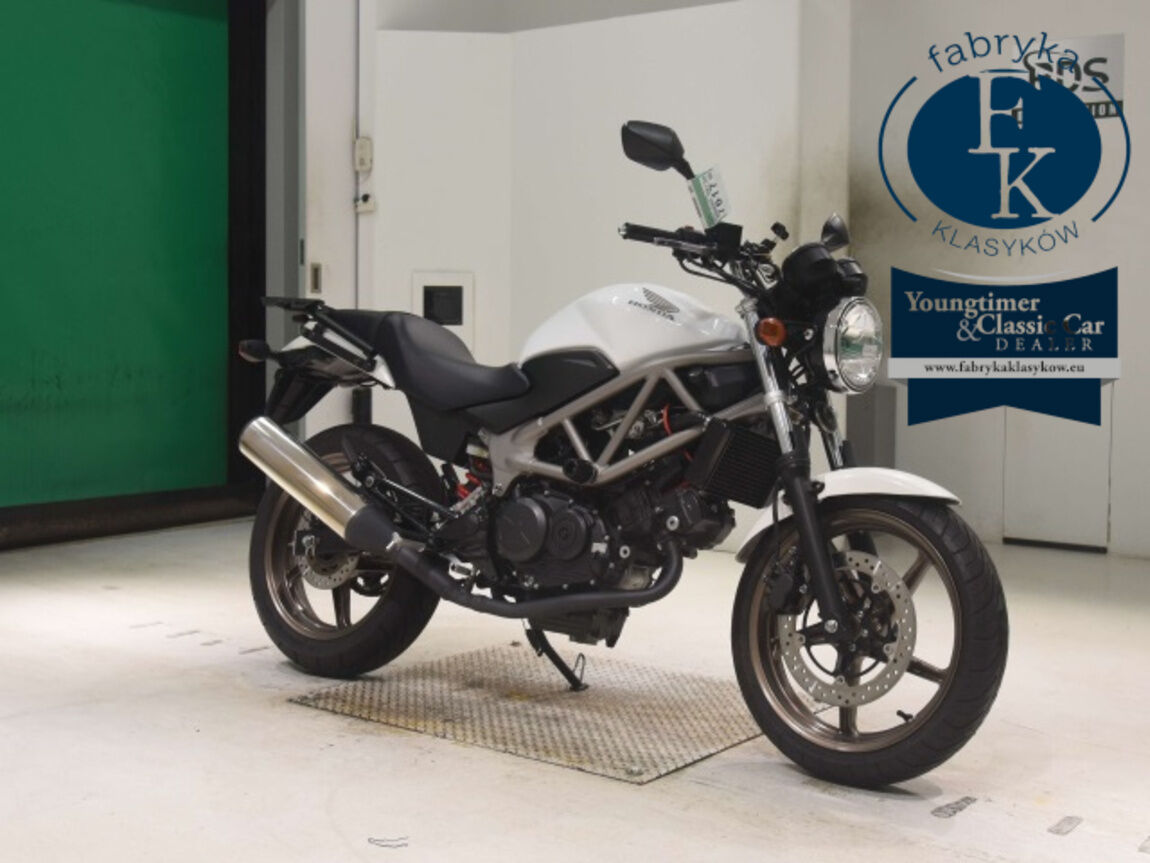 HONDA VTR250 - zdjęcie 4