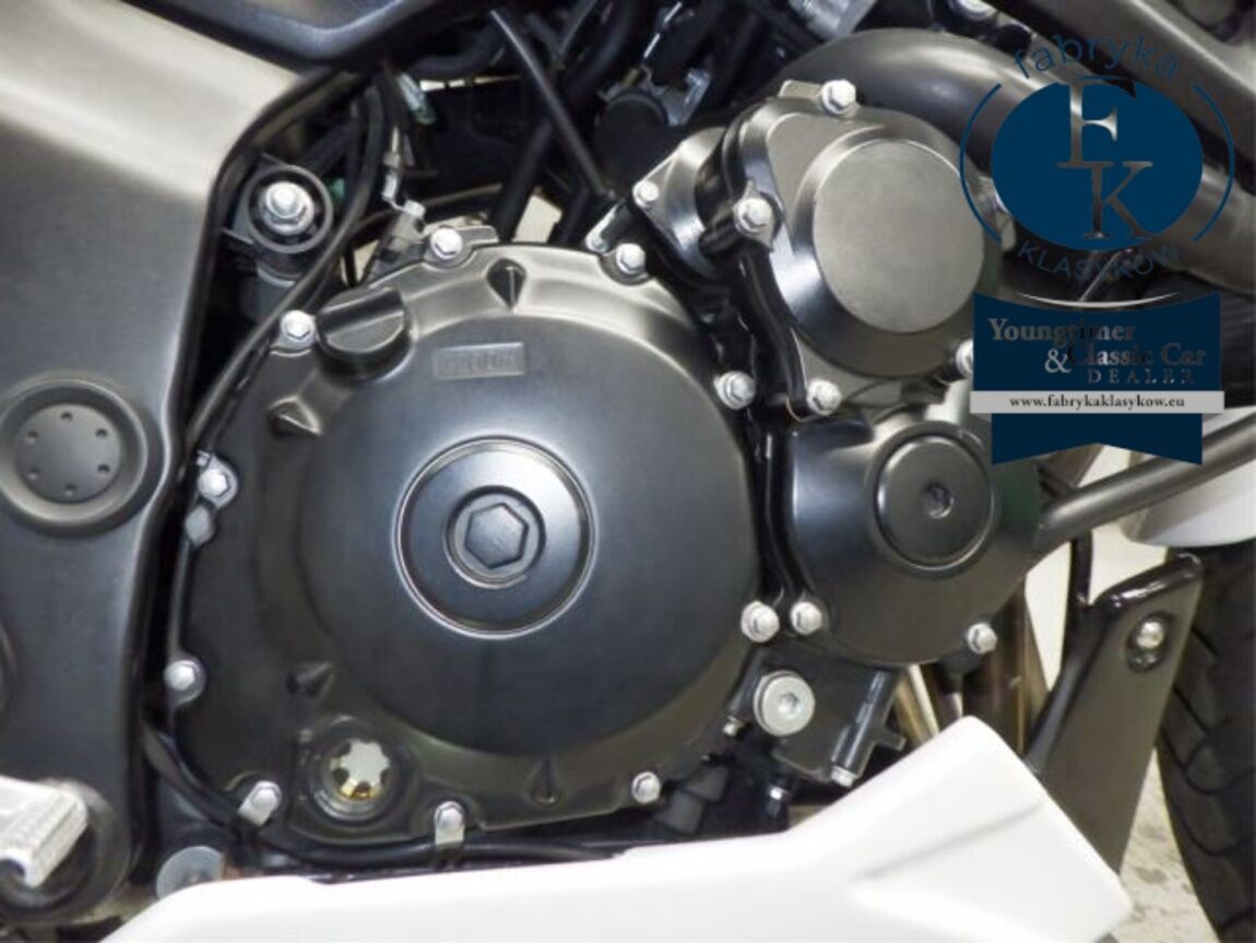 SUZUKI GSR750 2011 - zdjęcie 11