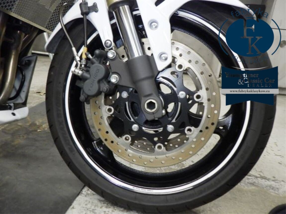 SUZUKI GSR750 2011 - zdjęcie 24