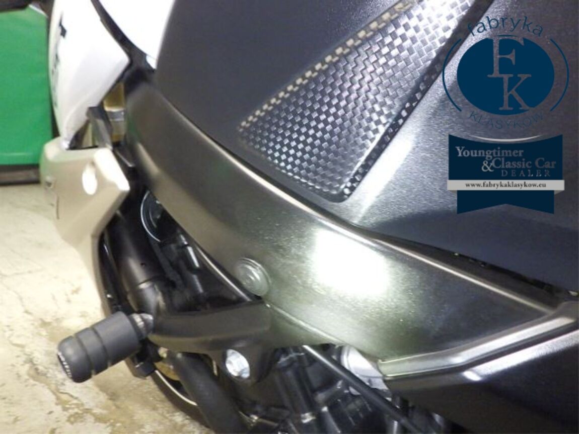 SUZUKI GSR750 2011 - zdjęcie 32