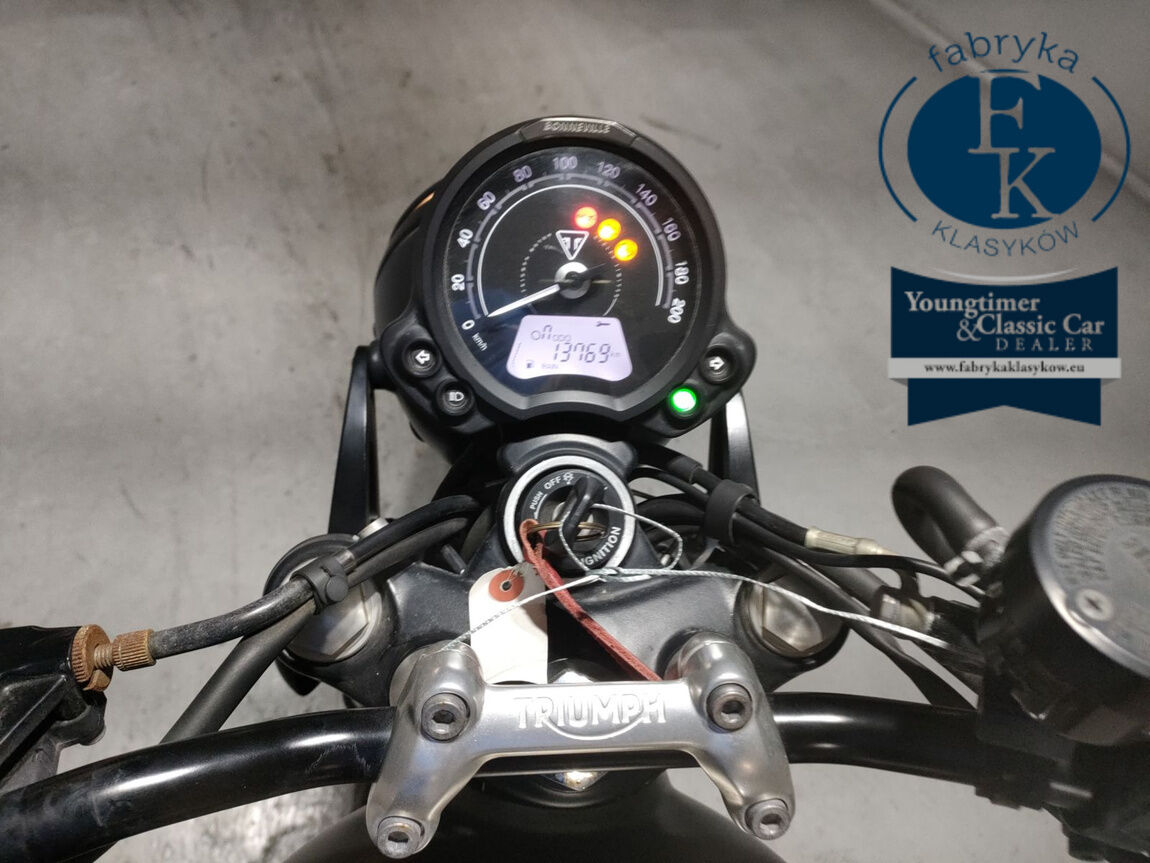 TRIUMPH STREET TWIN 900 2021 - zdjęcie 6