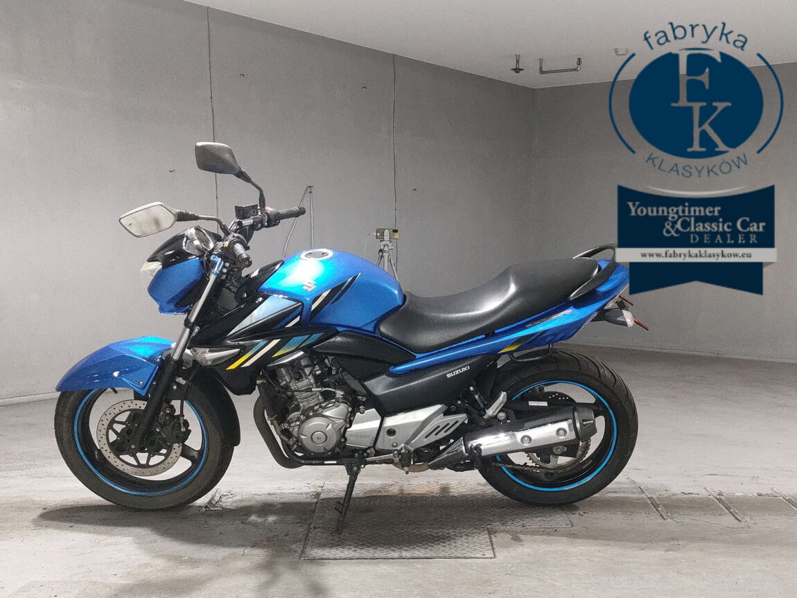 SUZUKI GSR250  - zdjęcie 3