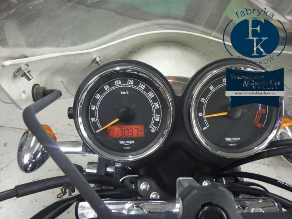 TRIUMPH BONNEVILLE T100 2010 - zdjęcie 15