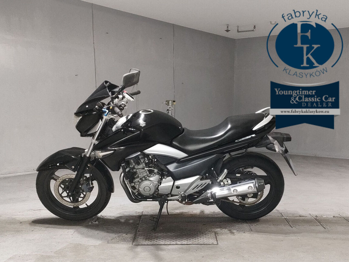 SUZUKI GSR250  - zdjęcie 3