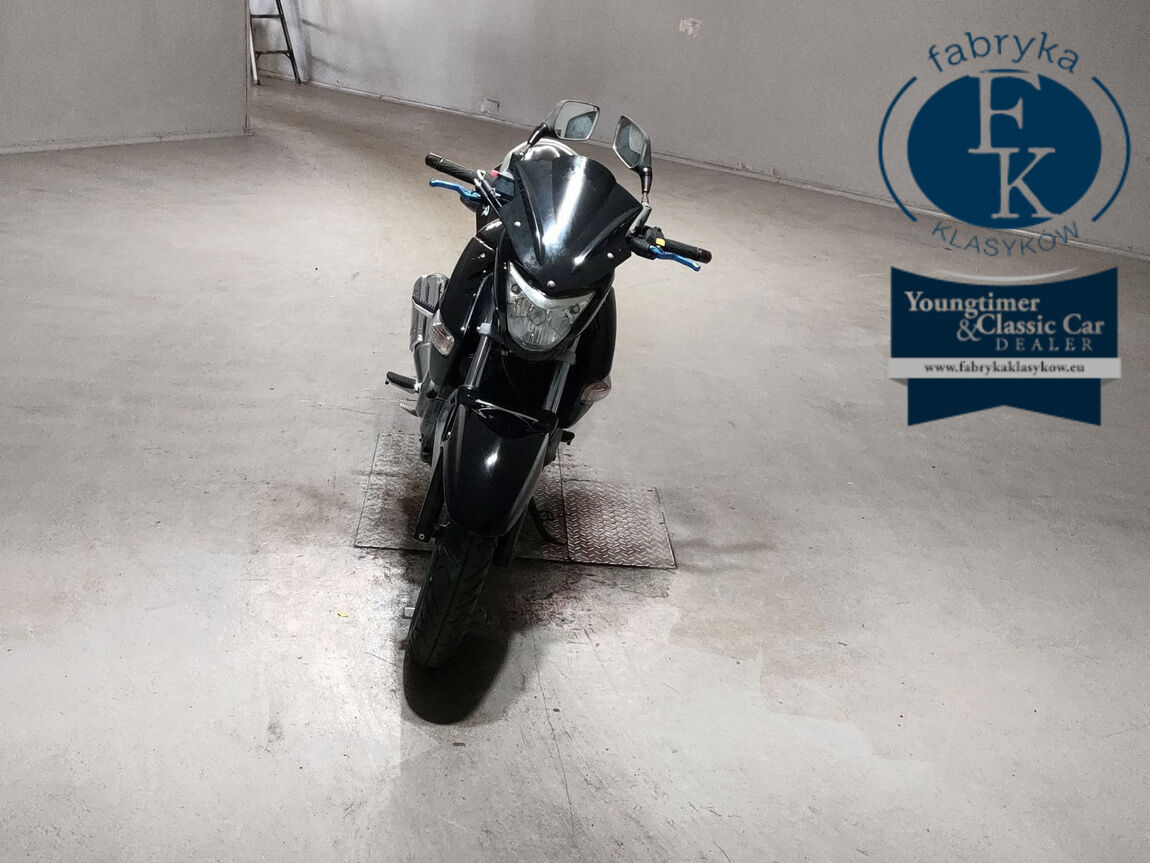 SUZUKI GSR250  - zdjęcie 4