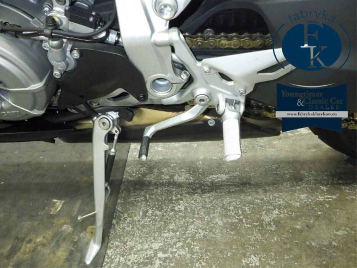 DUCATI STREET FIGHTER V2 2023 - zdjęcie 31