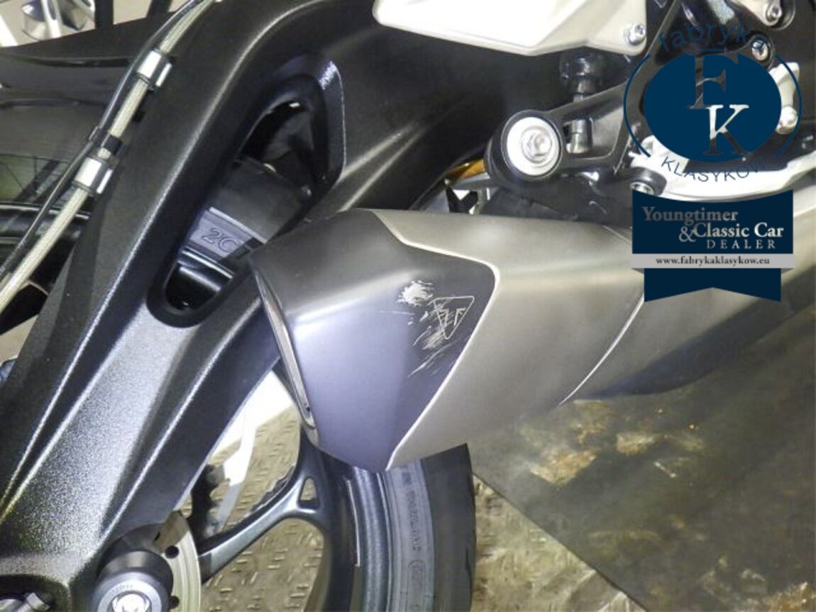 TRIUMPH STREET TRIPLE RS 2023 - zdjęcie 16