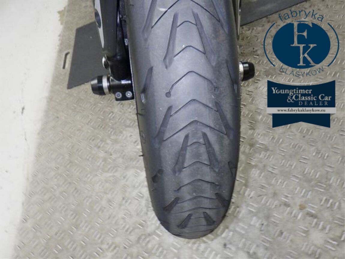 TRIUMPH STREET TRIPLE RS 2023 - zdjęcie 23