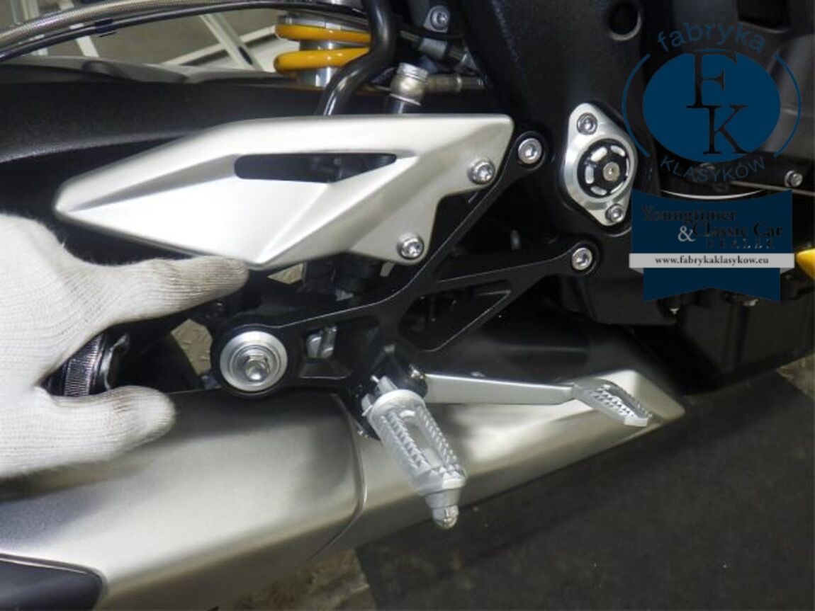 TRIUMPH STREET TRIPLE RS 2023 - zdjęcie 30
