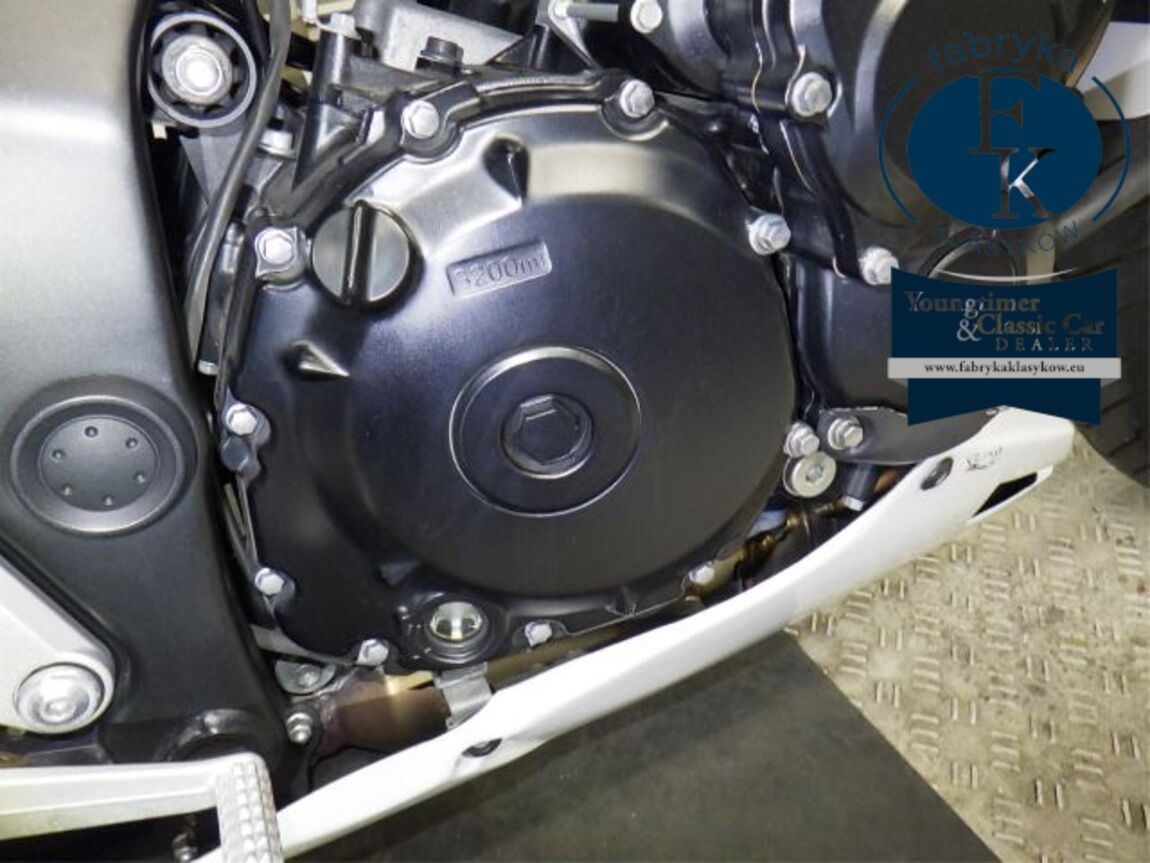 SUZUKI GSR750 2011 - zdjęcie 14