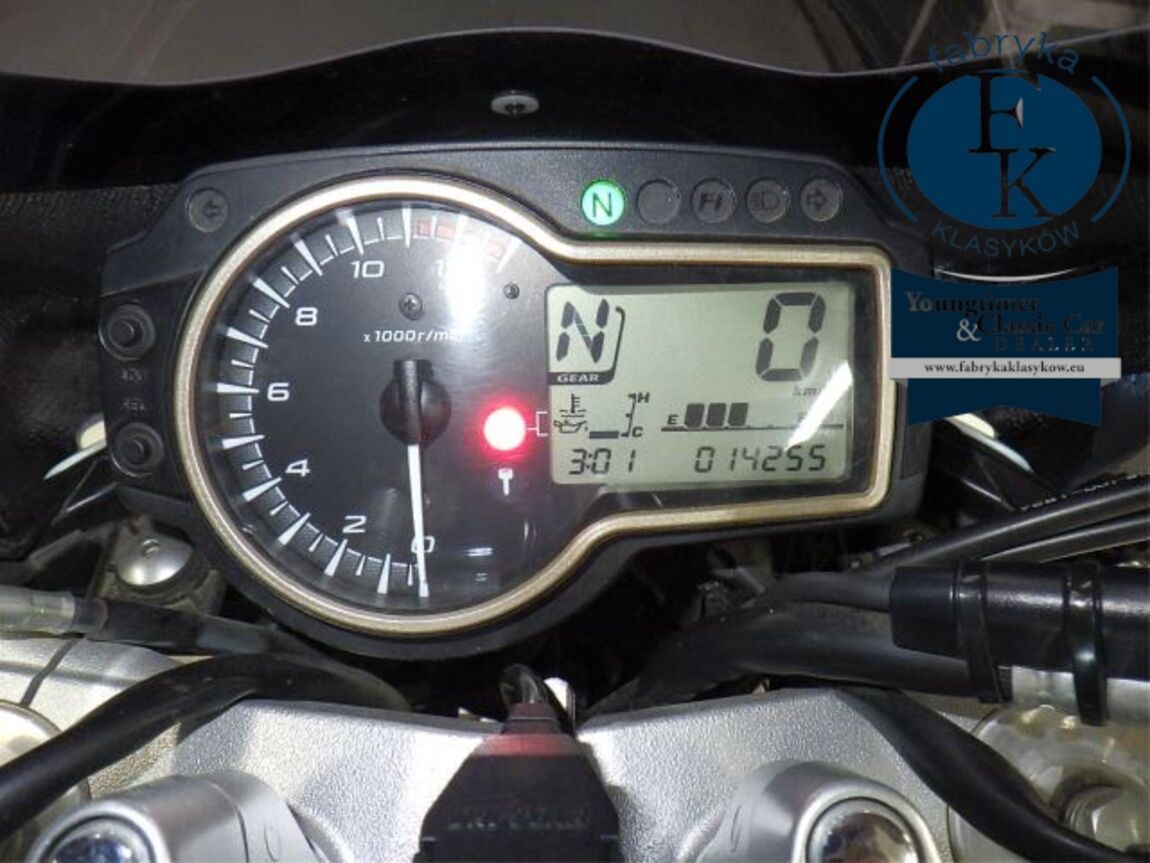 SUZUKI GSR750 2011 - zdjęcie 15