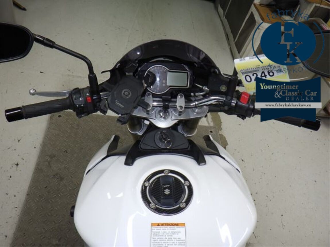 SUZUKI GSR750 2011 - zdjęcie 23