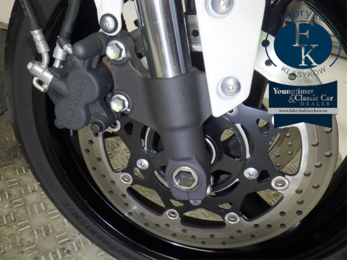 SUZUKI GSR750 2011 - zdjęcie 26