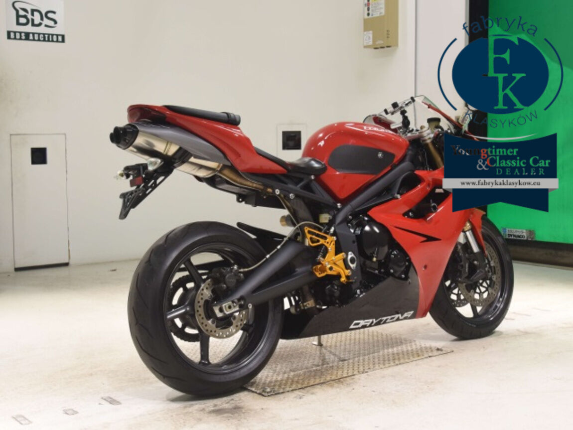 TRIUMPH DAYTONA675 2013 - zdjęcie 6