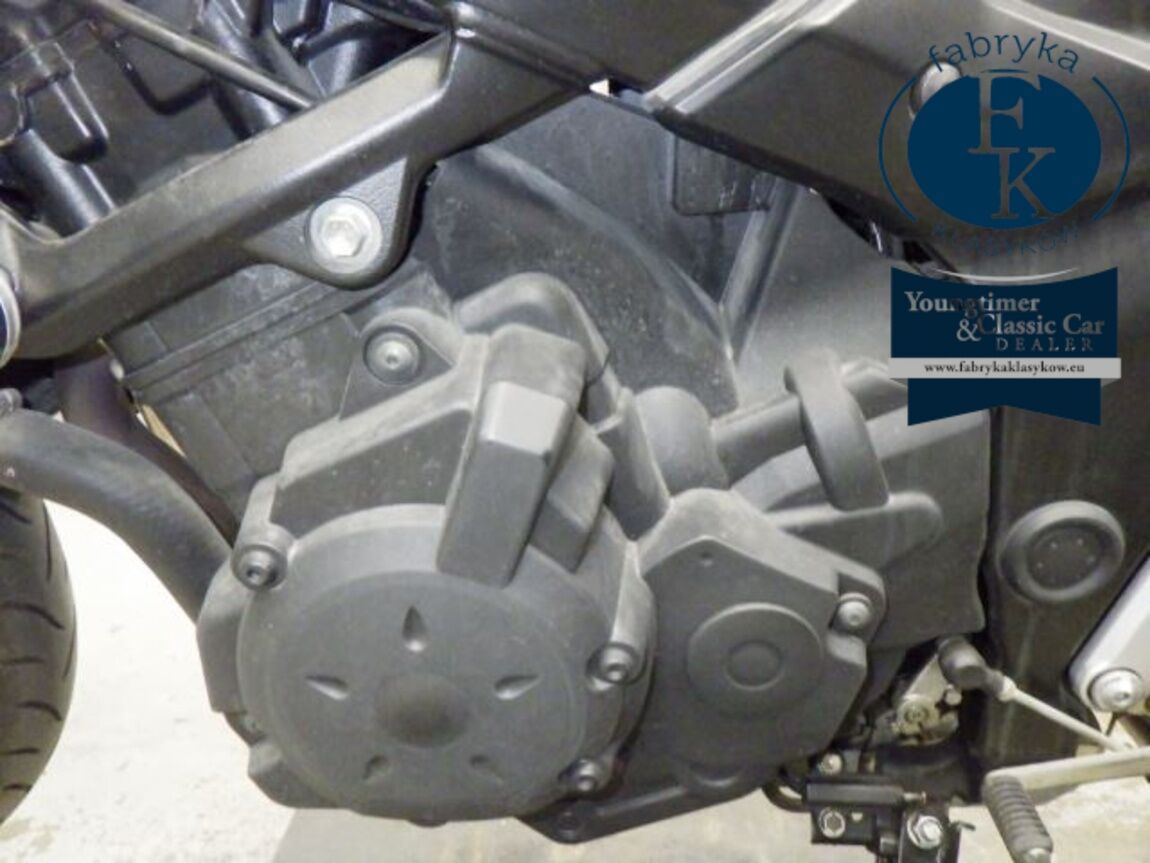 SUZUKI GSR750A 2013 - zdjęcie 12