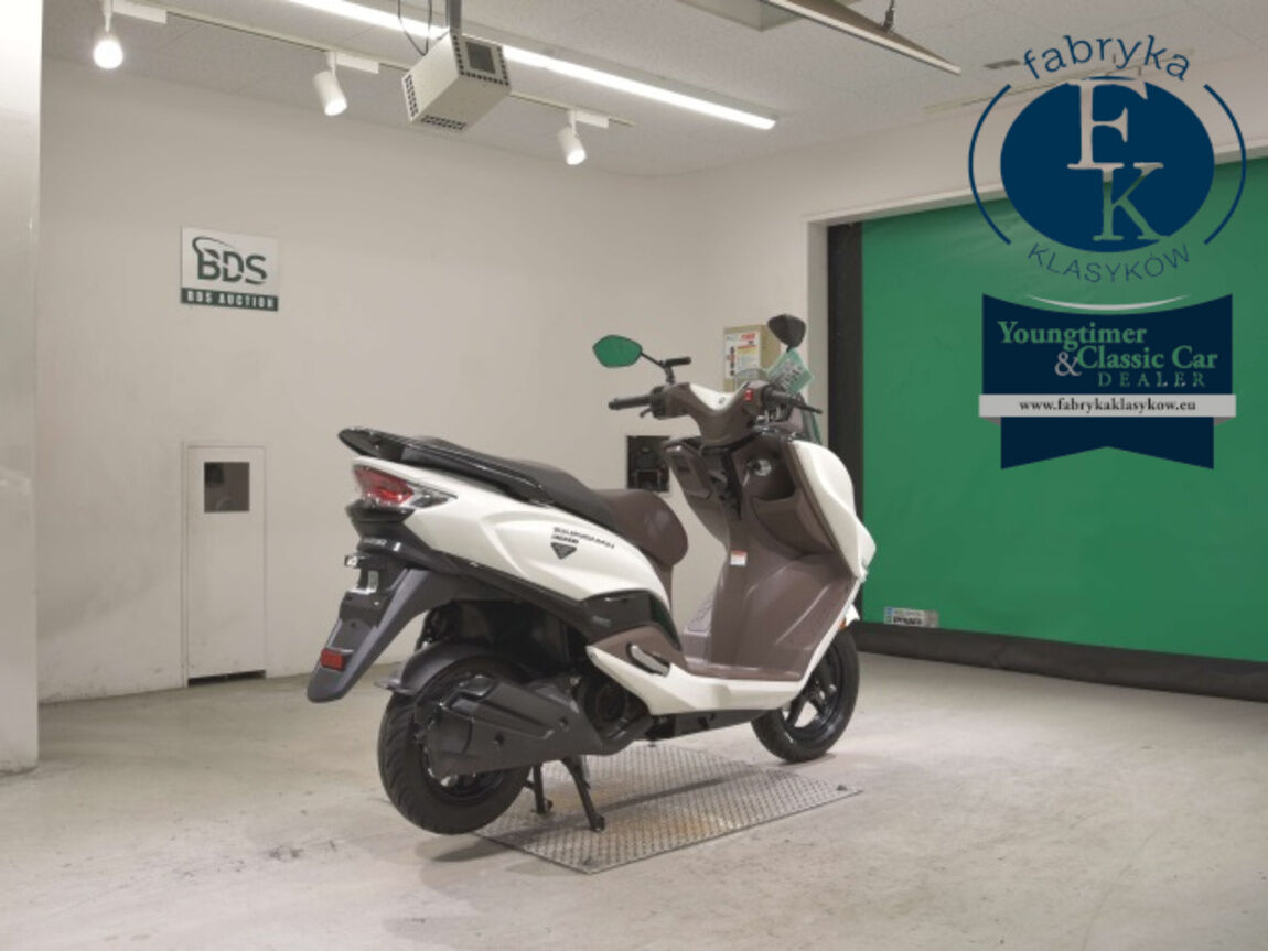 SUZUKI BURGMAN 125  - zdjęcie 6