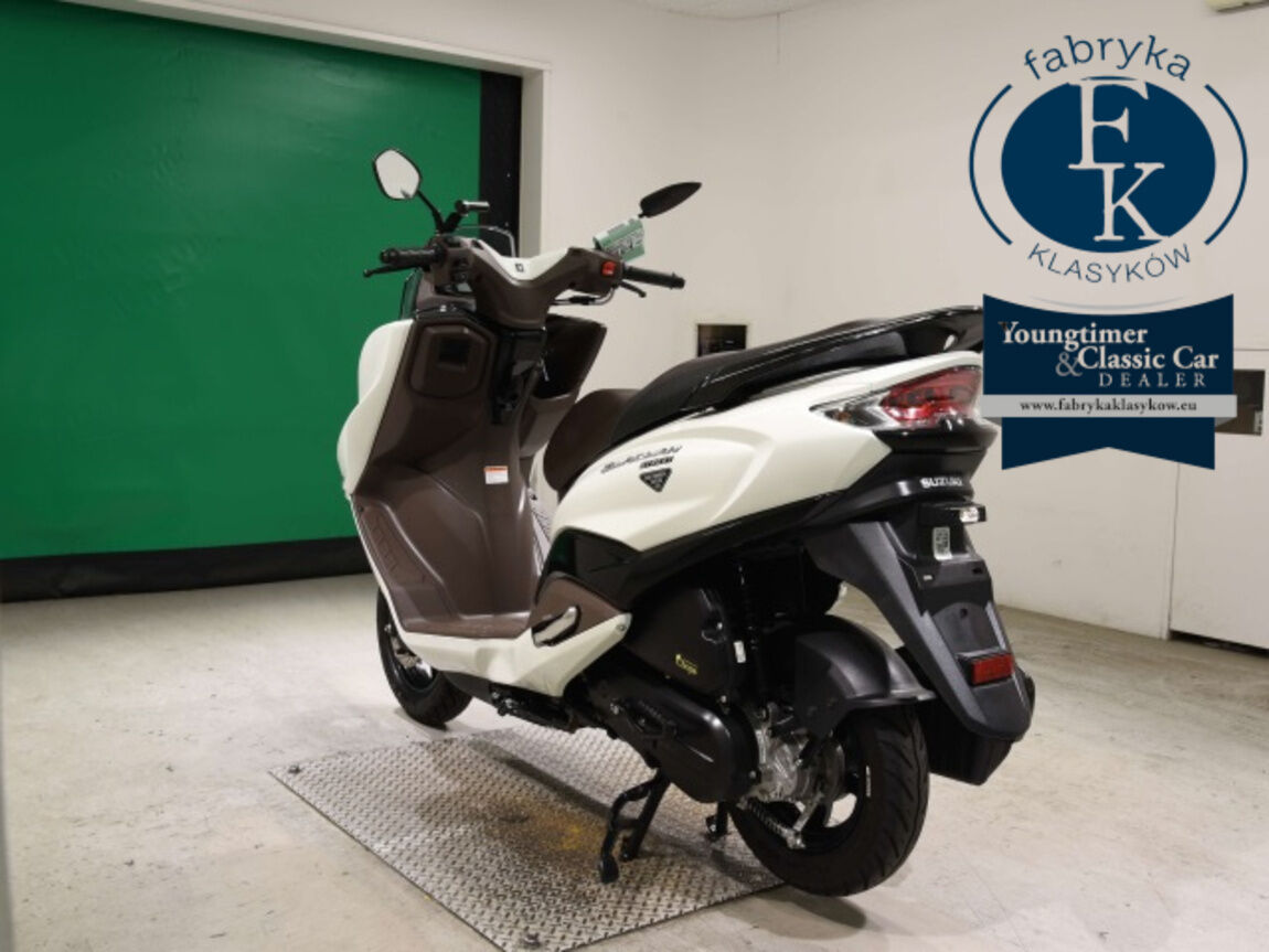SUZUKI BURGMAN 125  - zdjęcie 7
