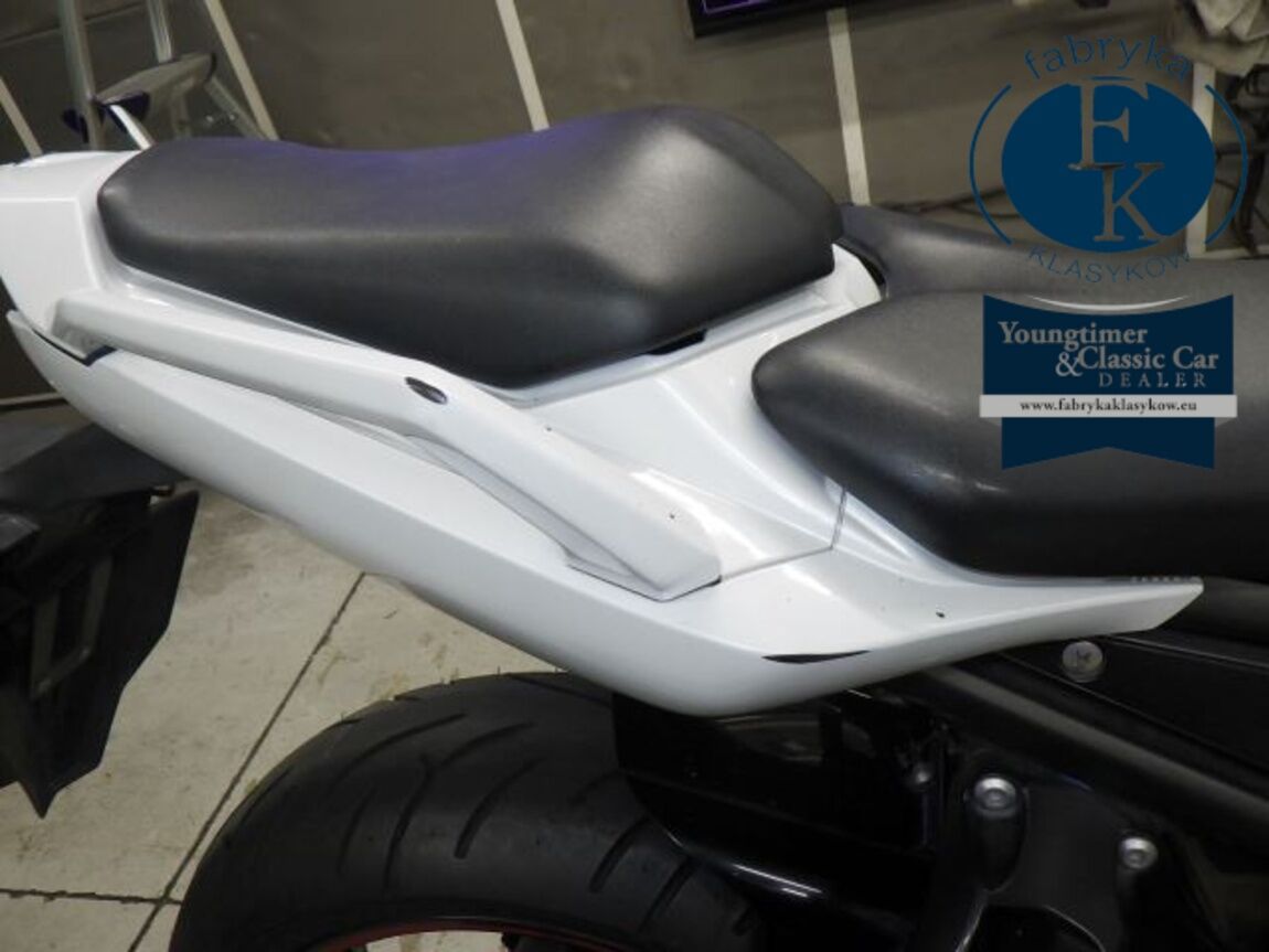 YAMAHA FZ-1 FEATHER 2010 - zdjęcie 18