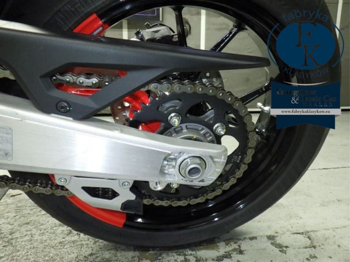 DUCATI HYPERMOTARD 698 2024 - zdjęcie 28