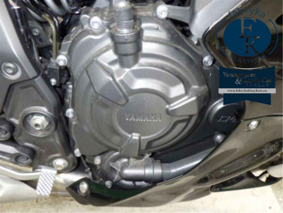 YAMAHA YZF-R7-2 2022 - zdjęcie 9