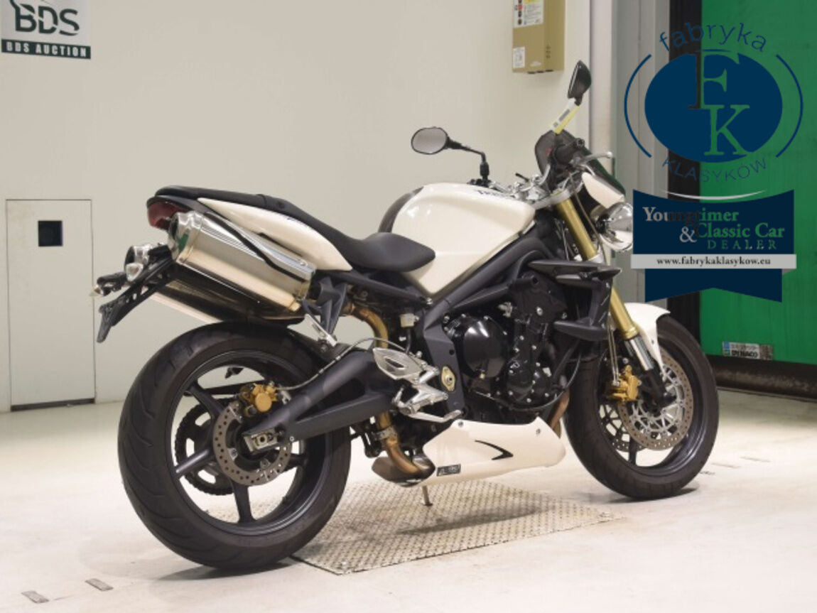 TRIUMPH STREET TRIPLE 2010 - zdjęcie 6