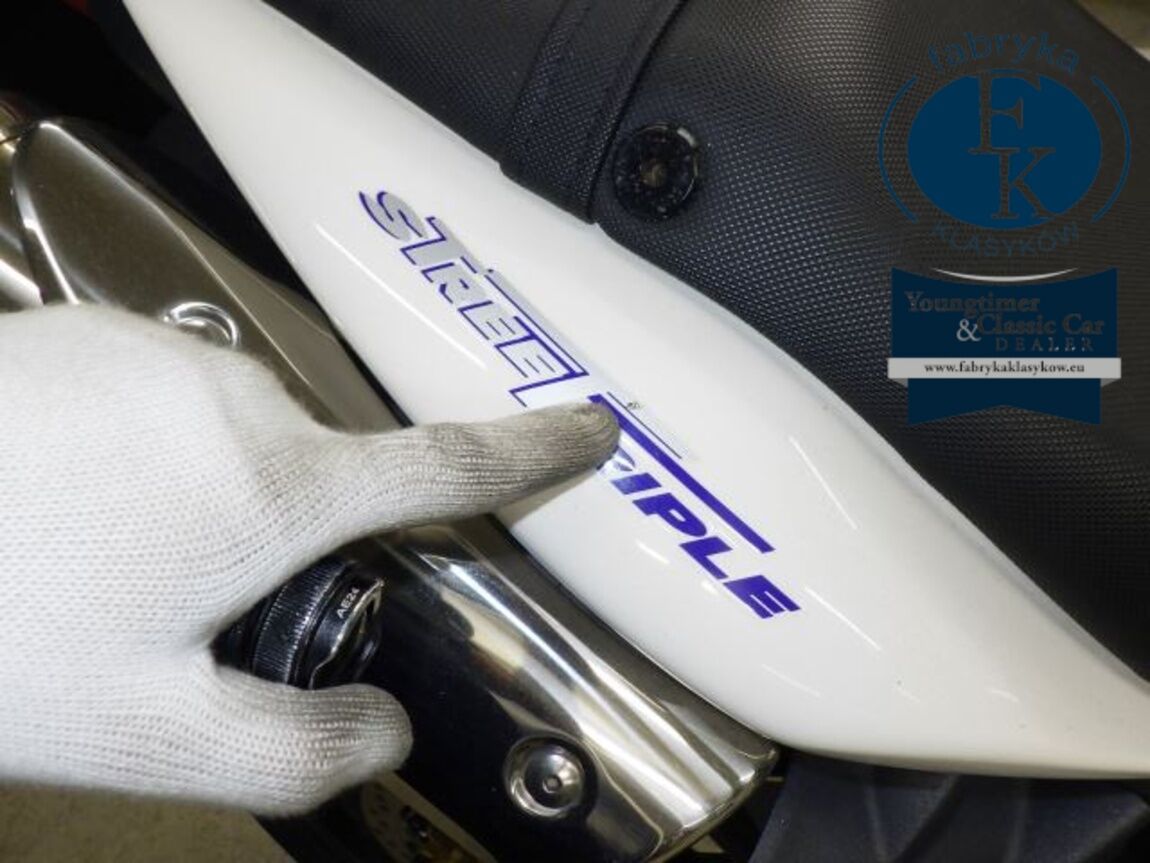 TRIUMPH STREET TRIPLE 2010 - zdjęcie 20