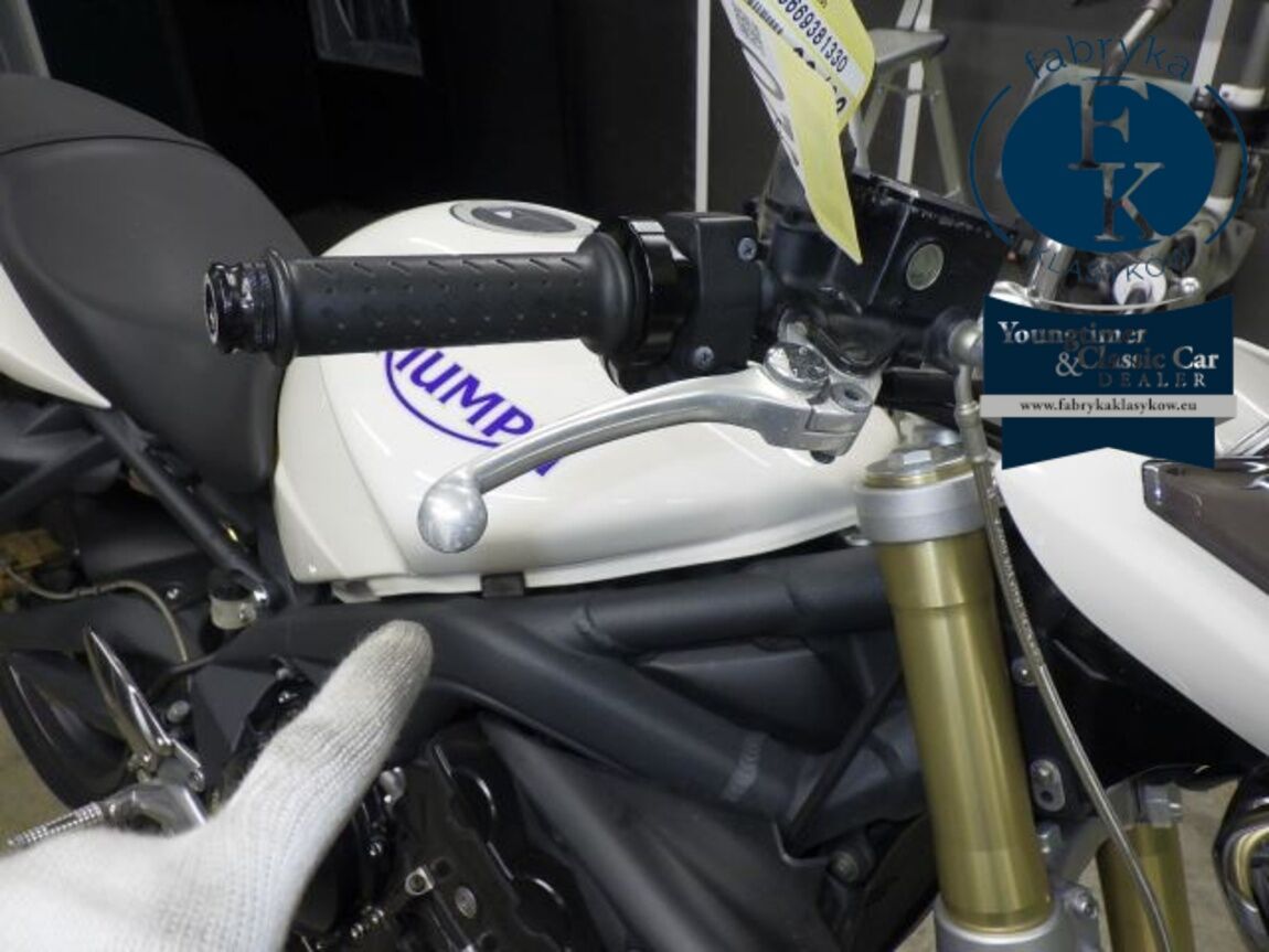 TRIUMPH STREET TRIPLE 2010 - zdjęcie 22