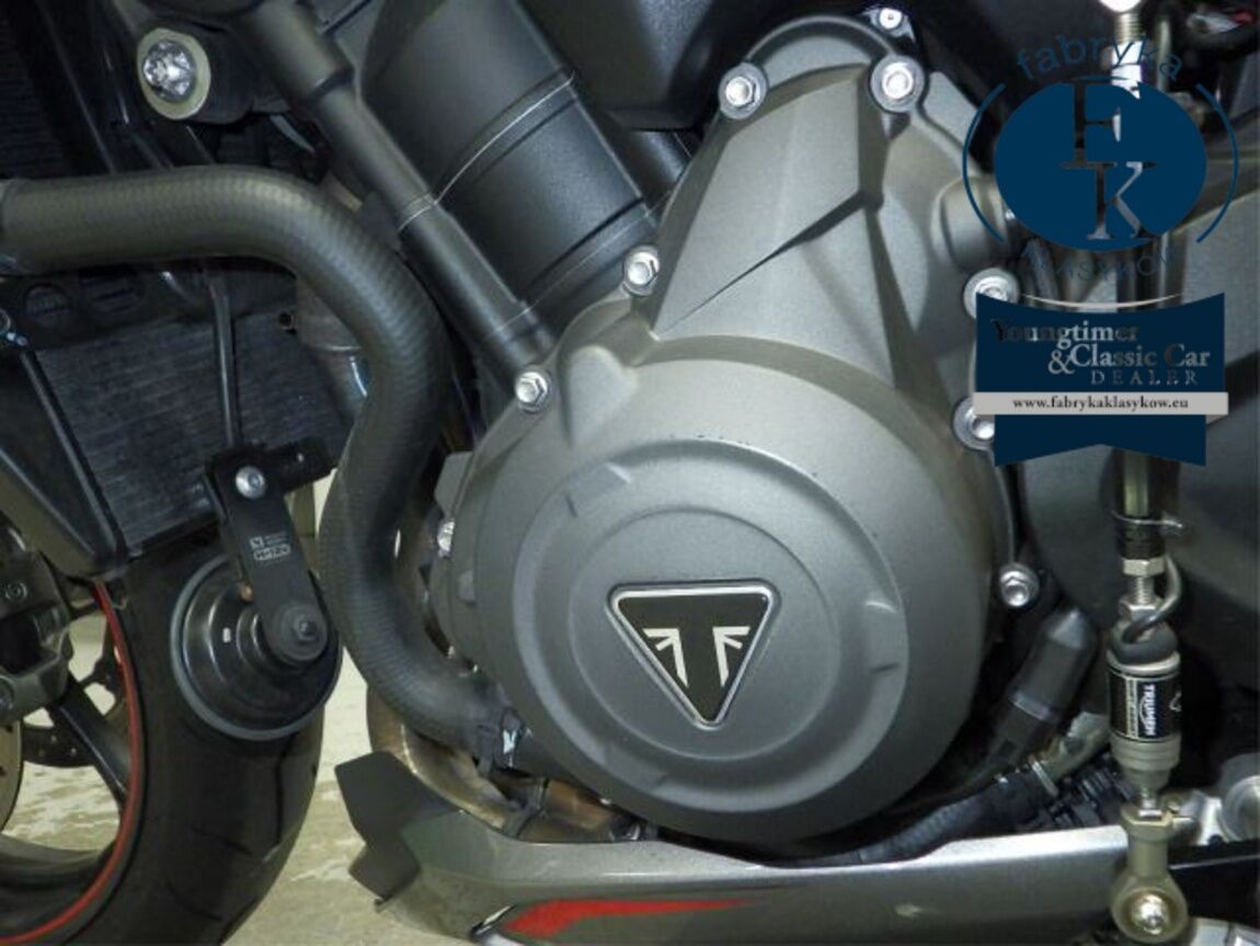 TRIUMPH STREET TRIPLE R 2020 - zdjęcie 12