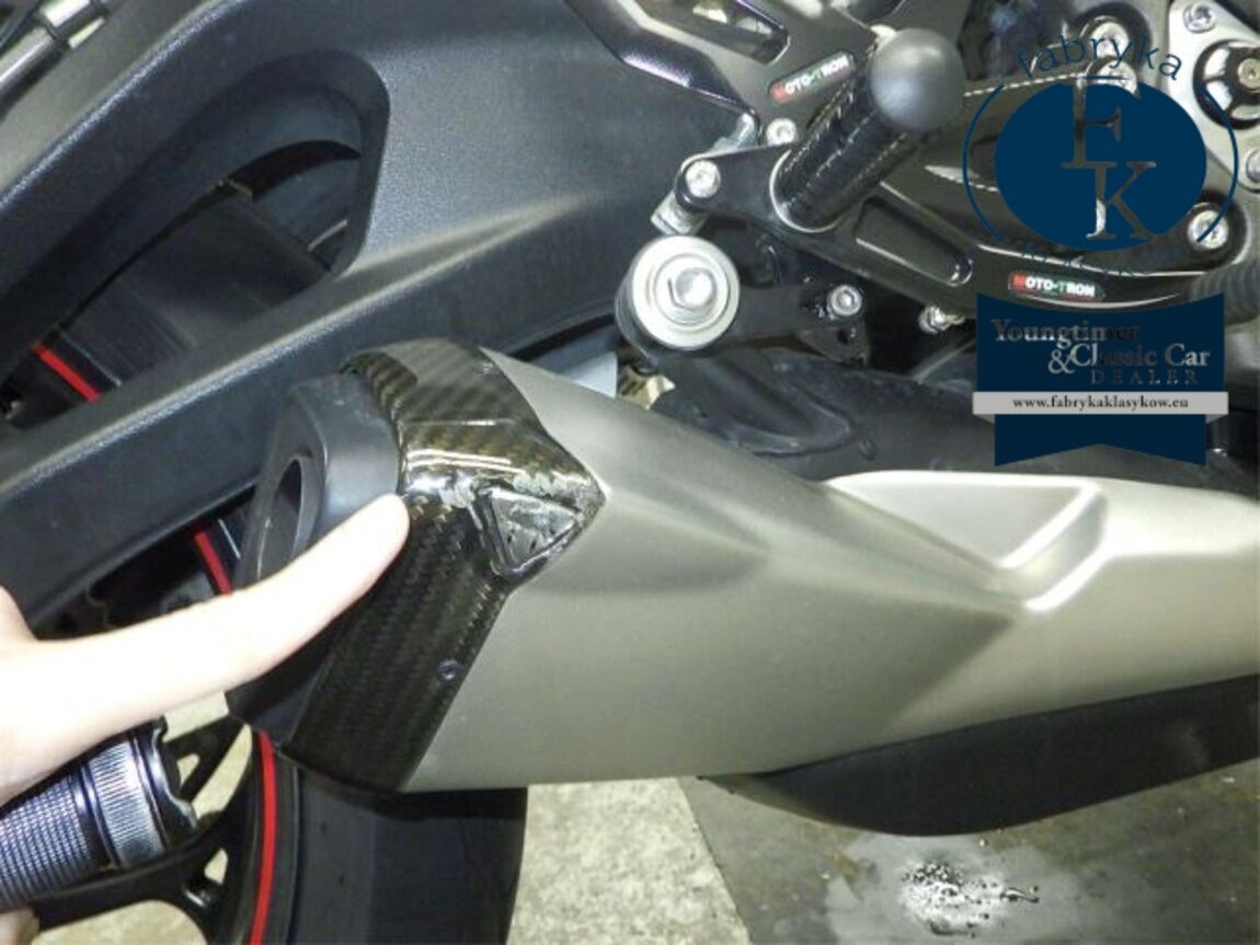TRIUMPH STREET TRIPLE R 2020 - zdjęcie 13